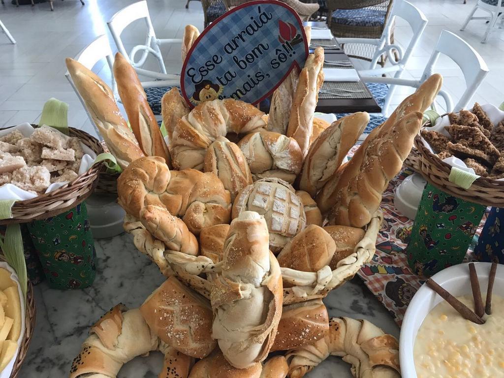 Sheraton Reserva Do Paiva カボ・デ・サント・アゴスチーニョ エクステリア 写真 Bread at a buffet