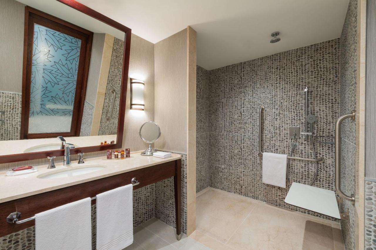 Sheraton Reserva Do Paiva カボ・デ・サント・アゴスチーニョ エクステリア 写真 A wet room in a hotel